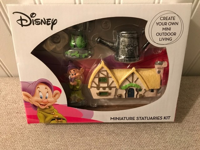 Disney Garden Statue Snow White Dwarf Indoor/outdoor Dopey for sale online | eBay