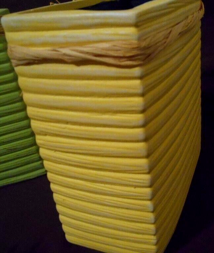 Yellow Rectangular Ribbed Vase 6” X 3-1/4”X 6-1/4” Tall Straw Bow w Hanging Hat - Picture 2 of 4