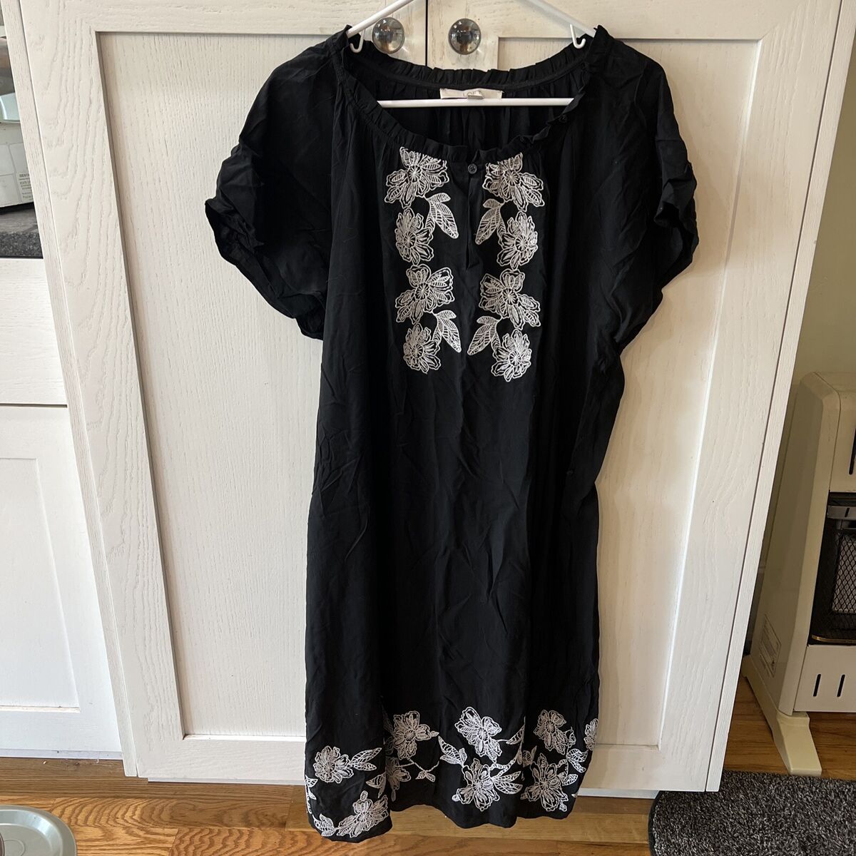 Black and white dress size 16 discount