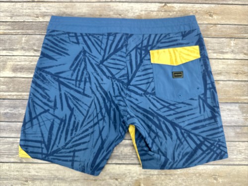 Volcom Slingers Board Shorts Mens Size 38 Drawstring Pockets - Picture 11 of 13