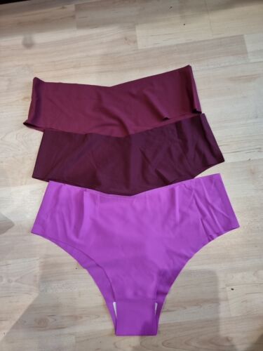 Ladies 3 Pack Comfortable Seamless Polyamide Briefs Size Large (12-14)