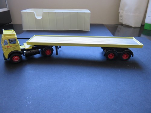 Corgi 1/50 Scale Model  12801 - Foden FG Articulated & Long Trailer  Edward Beck - Picture 11 of 14