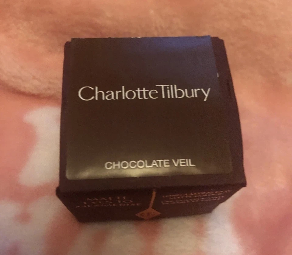 Charlotte Tilbury Matte Eyes to Mesmerise ~ Long-Lasting Colour ~ Chocolate Veil - Image 2 of 3