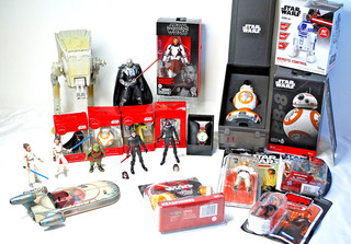 STAR WARS LOT OF OVER 15 STAR WARS ITEMS