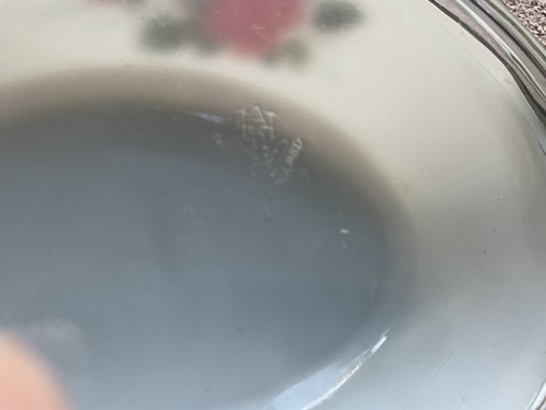 Pyrex Casserole Dishes - Picture 3 of 5