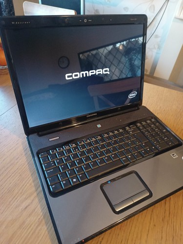 HP Compaq Presario A900 Laptop - Picture 2 of 5