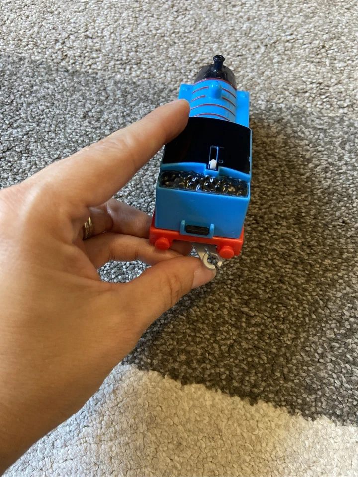 Thomas The Train TRACKMASTER motor motor motorizado operado por bateria 2013 - Imagem 2 de 4