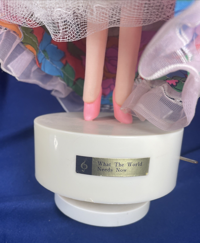 VTG 13" BRADLEY BIG EYE DOLL MUSIC BOX What The World Needs Now WORKS Flower - Picture 9 of 13