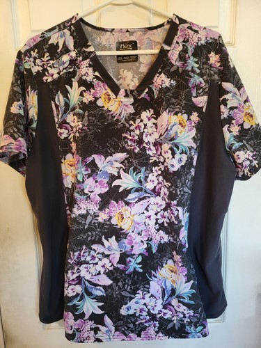 Scrub Tops Lot U-Pick - Disney, Peanuts, Star Wars, Holiday, Cats, Dogs, Flowers - Picture 424 of 442