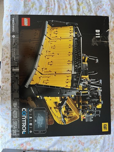 LEGO Technic Caterpillar Cat D11 Bulldozer 42131 App-Controlled