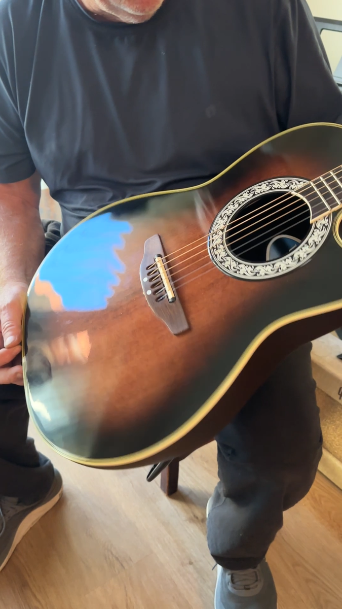 Ovation Ultra Series 1528 Acoustic Electric Cutaway Guitar Tobacco