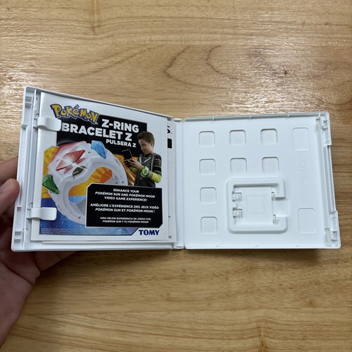 Pokémon Moon (Nintendo 3DS, 2016) Solo estuche - Sin juego - Imagen 9 de 10