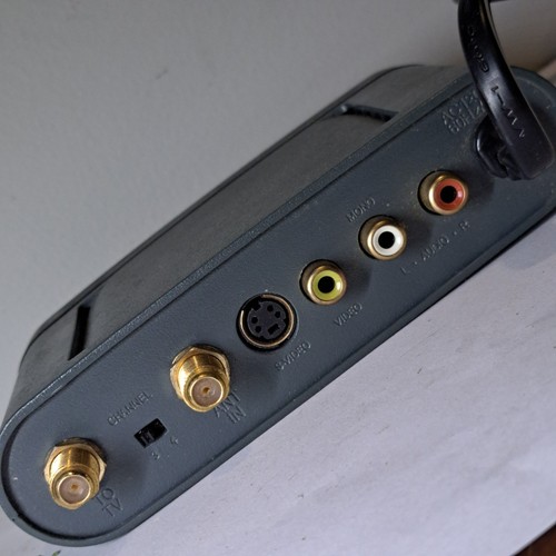 Modulador RadioShack RF Cat. No. 15-2526 📺🔌 - Imagen 2 de 4