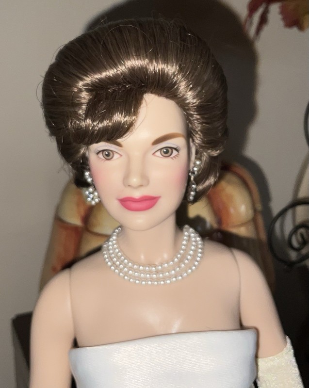 Franklin Mint The Jackie Doll 15” White Gown w/Long Wrap Box & Accessories