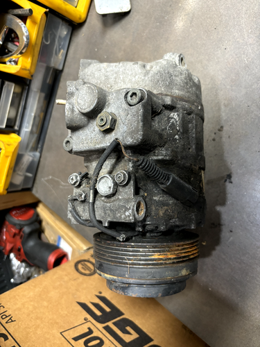 1998-2000 Bmw 528i Air Conditioning A/c Ac Compressor E39 - Picture 7 of 8