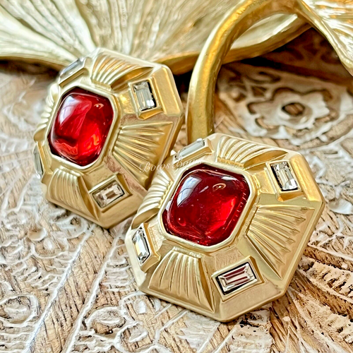 TOTALMENTE NUEVO Pendiente Plateado en Oro Francés Resina/Cristal Poste Plateado Rojo Cuadrado - Imagen 2 de 3