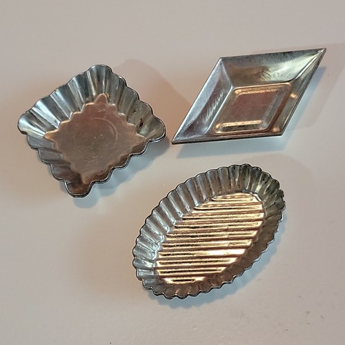 6 Vintage Miniature Metal Tin Molds Tart Shells Candy Baking Soap Crafts - Picture 8 of 8