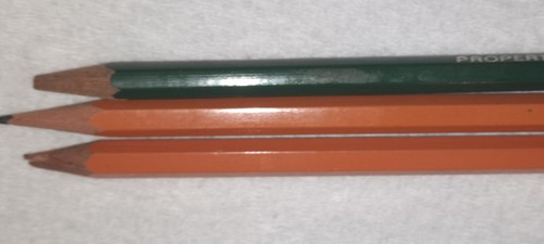 Gebrauchte Bleistifte "Made in U.S.A. DIXON METRIC-1910-2H grün/4H orange/HB orange" - Bild 9 von 16