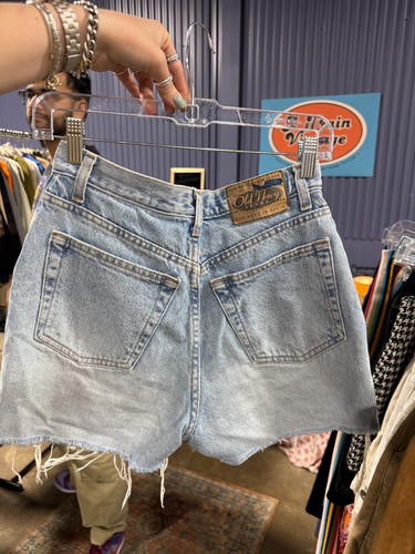 Old Navy Jeansshorts. Größe 6. Leicht getragen. High Rise OG Straight. - Bild 3 von 3