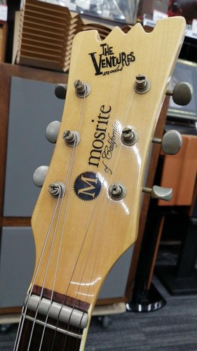 MOSRITE THE VENTURES MODEL Used Basswood body Rosewood fingerboard w/Gig case - Picture 2 of 12