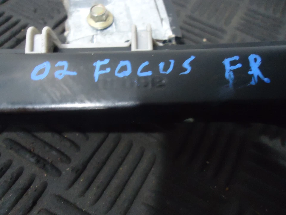 Ford Focus SE 2002 sedán regulador de ventana eléctrica delantero derecho con motor Foto 2 de 4