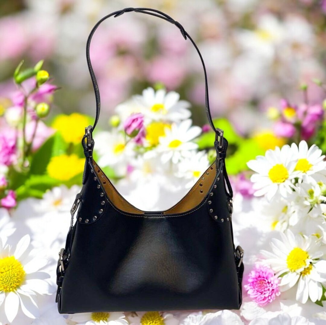 COACH Black CT722 Cargo Shoulder Bag with Rivets Outlet NEW COACH Black CT722 Cargo Shoulder Bag with Rivets Outlet NEW