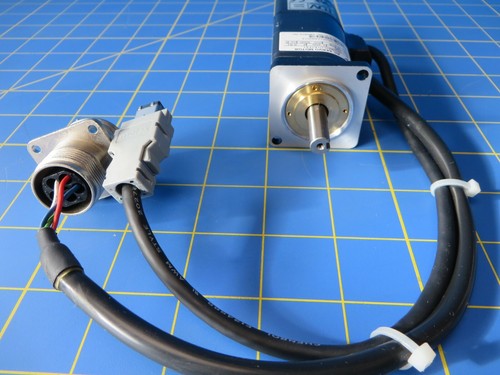 Yaskawa SGMAH-01A1F41 servomotore a corrente alternata 100 W 200 V3000 giri/min - Foto 2 di 3