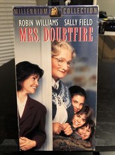 Mrs. Doubtfire (VHS, 1996) 1993 Sally Field Robin Williams Chris Columbus