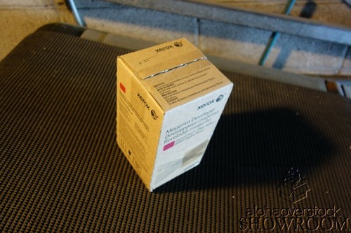 New Sealed Box Genuine OEM Xerox 005R00739 Magenta Developer DocuColor 7002 8002 - Picture 2 of 3