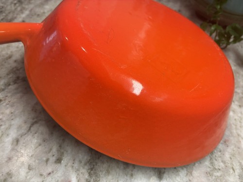 Poêle de chef vintage Le Creuset Cousances orange #24 manche bois R34 - Photo 4/10