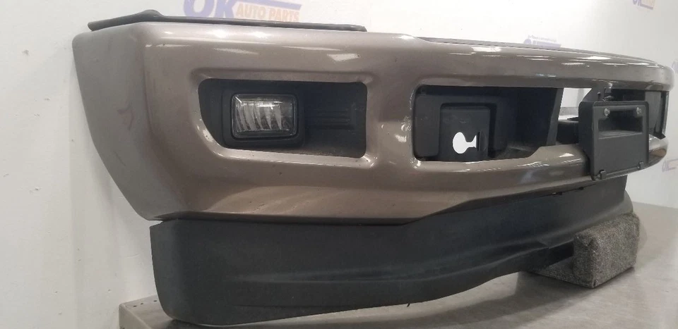 19 FORD F350 SUPER DUTY KING RANCH FRONT BUMPER ASSEMBLY GOLD WITH FOG LAMPS - Image 4 of 4