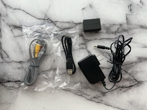 JVC Everio GZ-E880 Full HD Video Camera 8GB Memory Used w/ Unopened TV Cable - Picture 2 of 10