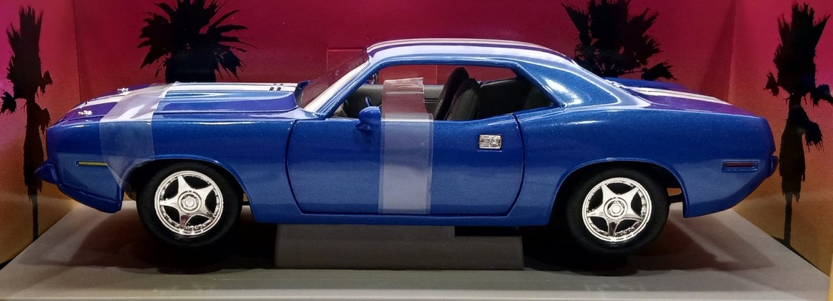 Ertl American Muscle 1970 Plymouth Cuda Blue Street Machine