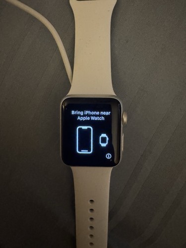 Apple Watch Series 3 38mm GPS Blanc Bracelet Sport / Boîtier Aluminium Argenté TESTÉ !
