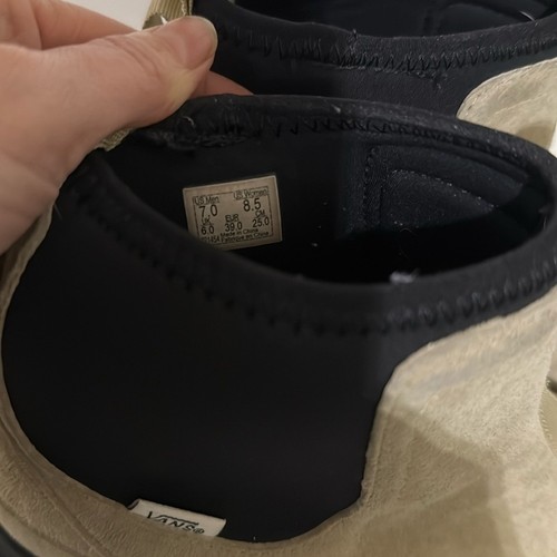 Vans Womens Vans Colfax Sherpa pull on winter Boot in tan and black - Picture 3 of 8