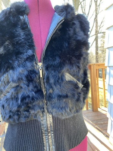 LAST KISS Black Genuine Rabbit Fur Zipped Vest Hooded Size Large Vintage EUC - Picture 3 of 4