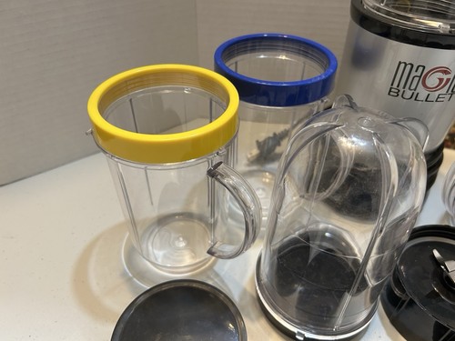 MAGIC BULLET BLENDER (MB1001C) W/ CUPS & CONTAINERS MINT CONDITION TESTED WORKS - Picture 8 of 12
