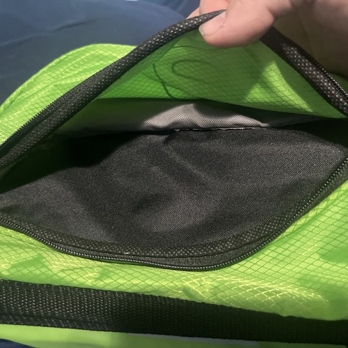 *EXCELLENT* Wilson Ultra Jr Green Thick Padded Carry Strap 2 Zip Pocket Golf Bag - Picture 5 of 5