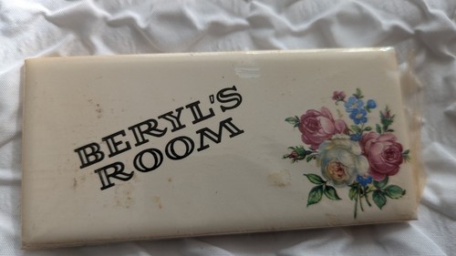Vintage Purbeck Keramik Mädchen und Jungen Namen Türschilder über 50 Namen!! - Bild 27 von 66