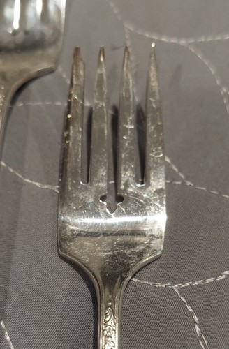 Oneida Community Tudor Plate QUEEN BESS II Lot of 6 Salad Forks - Picture 3 of 5