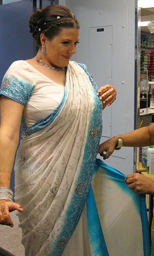 Wedding Gown Sari, Bollywood Bride, White and Teal with ALL Accessories - Picture 11 of 12