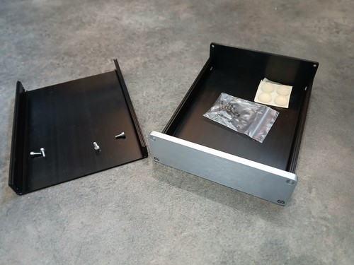 Solid Aluminum Flat Enclosure for Radio Transmitter / Amp or Tuner Etc - Zdjęcie 2 z 5