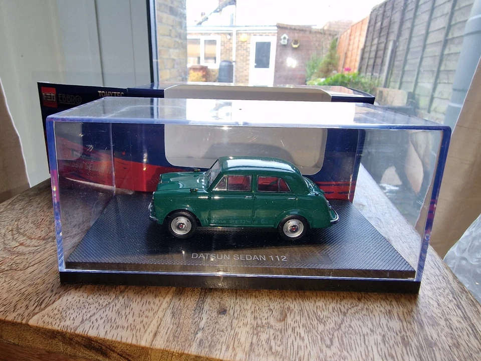 EBBRO TomyTec DATSUN Sedan 112 Die Cast Car GREEM 1/43 Scale - Image 2 of 4