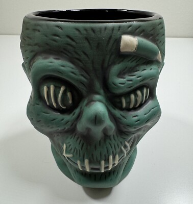 SHRUNKEN HEAD FAMILIA BOBBY’S BAR SHRUNKEN HEAD FAMILIA | BOBBY'S BAR | BOBBY'S BAR