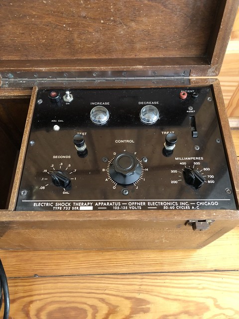 OFFNER TYPE 732 ELECTRIC SHOCK THERAPY APPARATUS STATE HOSPITAL ASYLUM ANTIQUE OFFNER TYPE 732 ELECTRIC SHOCK THERAPY APPARATUS STATE HOSPITAL ASYLUM ANTIQUE