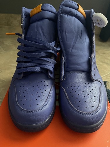 Size 12 - Jordan 1 Retro High OG G8RD Gatorade Pack, Grape 2017 - Picture 5 of 12