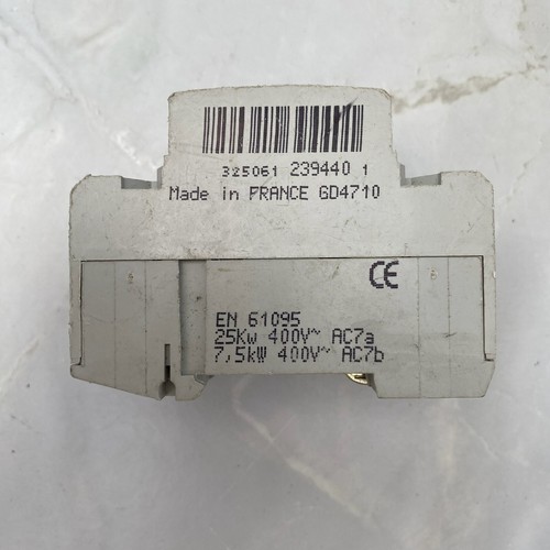 Hager ES440 40A 4 Pole Contactor Din Rail Mounted - Picture 4 of 9