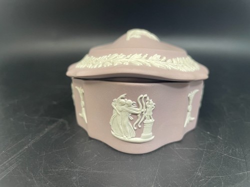 Wedgwood Lilac Lidded Dome Oblong Trinket Box 4.5" x 3.25" - Picture 2 of 9