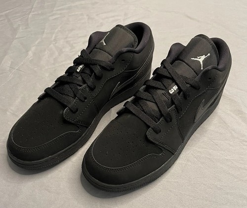 Air Jordan 1 Retro Low 'Triple Black' 553560-019 Youth Size 7Y New In Box - Picture 1 of 19