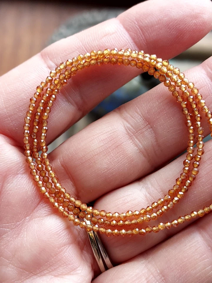 Collar granate Spessartine naranja 17", cuentas de 2 o 3 mm con bloqueo de resorte de 14 k Foto 3 de 4